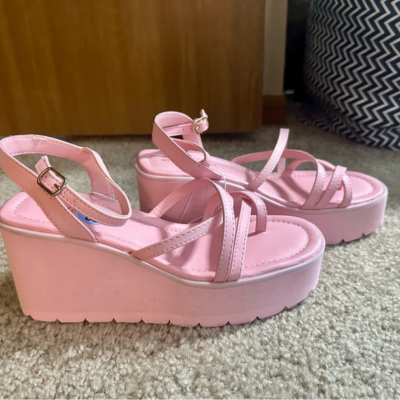 Madden Girl | Vaultt Wedge Platform Strappy Sandal in Pink Paris, size 8.5 - Picture 8 of 10